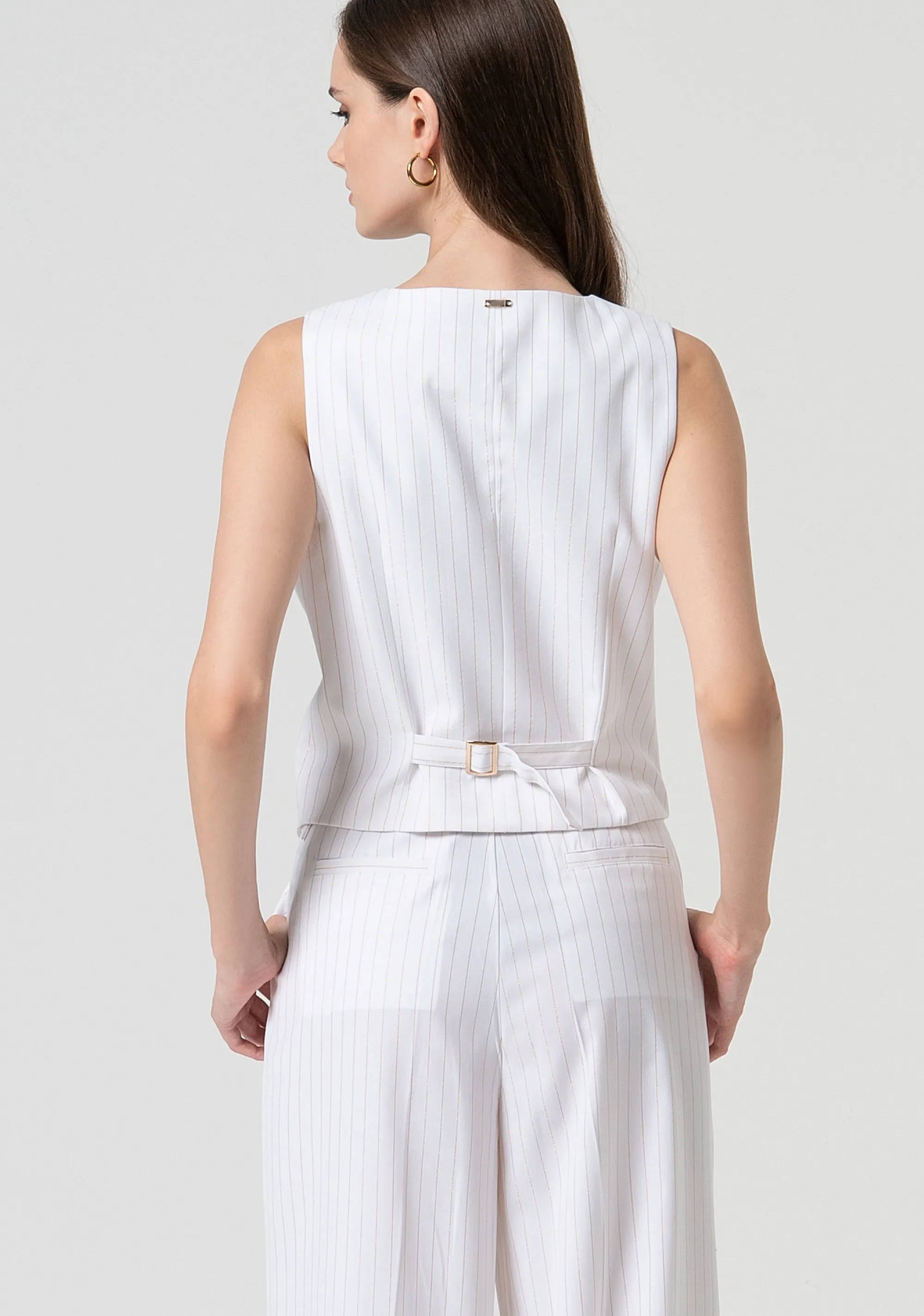 Gilet regular fit with pinstriped fabric and wool