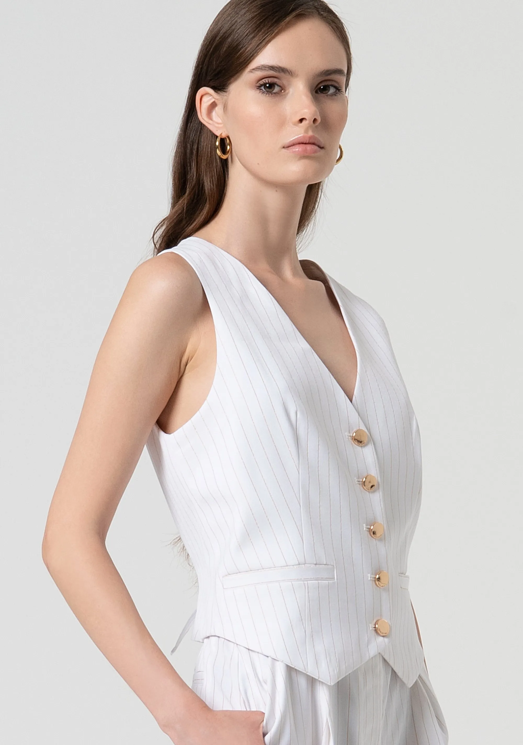 Gilet regular fit with pinstriped fabric and wool